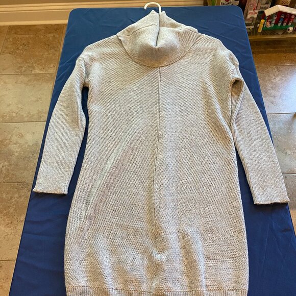 LULUS light gray long sleeve sweater dress, turtleneck size XS - Picture 4 of 9